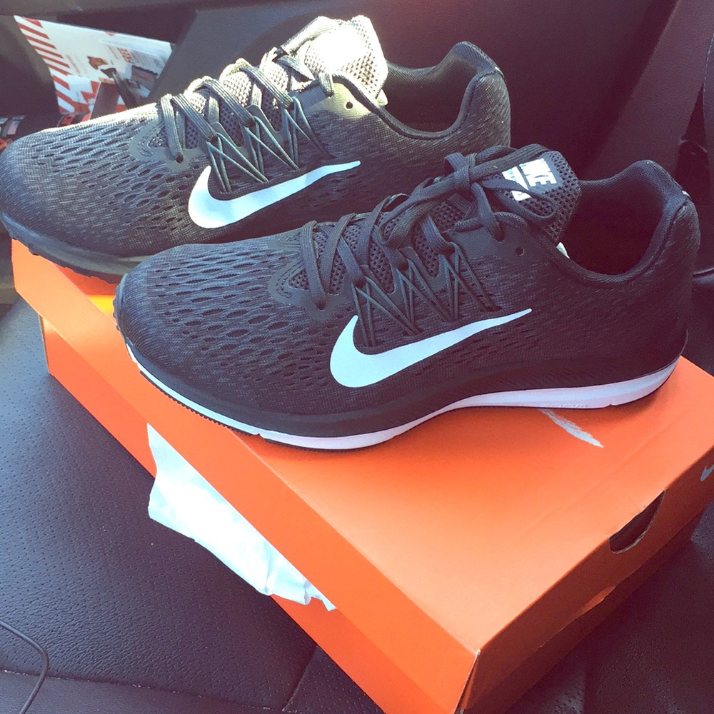 women’s Nike zoom